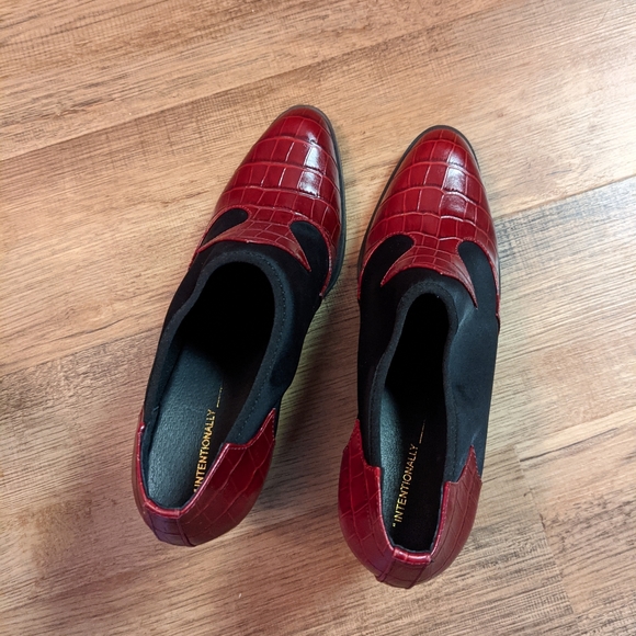 INTENTIONALLY BLANK auntie croc size 11 - Picture 8 of 8